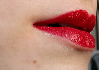 Son KIKO Smart Lipstick 909 Cherry Red swatch