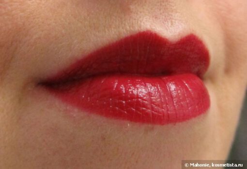 Son KIKO Smart Lipstick 909 Cherry Red swatch