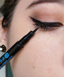 Bút kẻ mắt Essence Eyeliner Pen Waterproof 01, 1 ml - review
