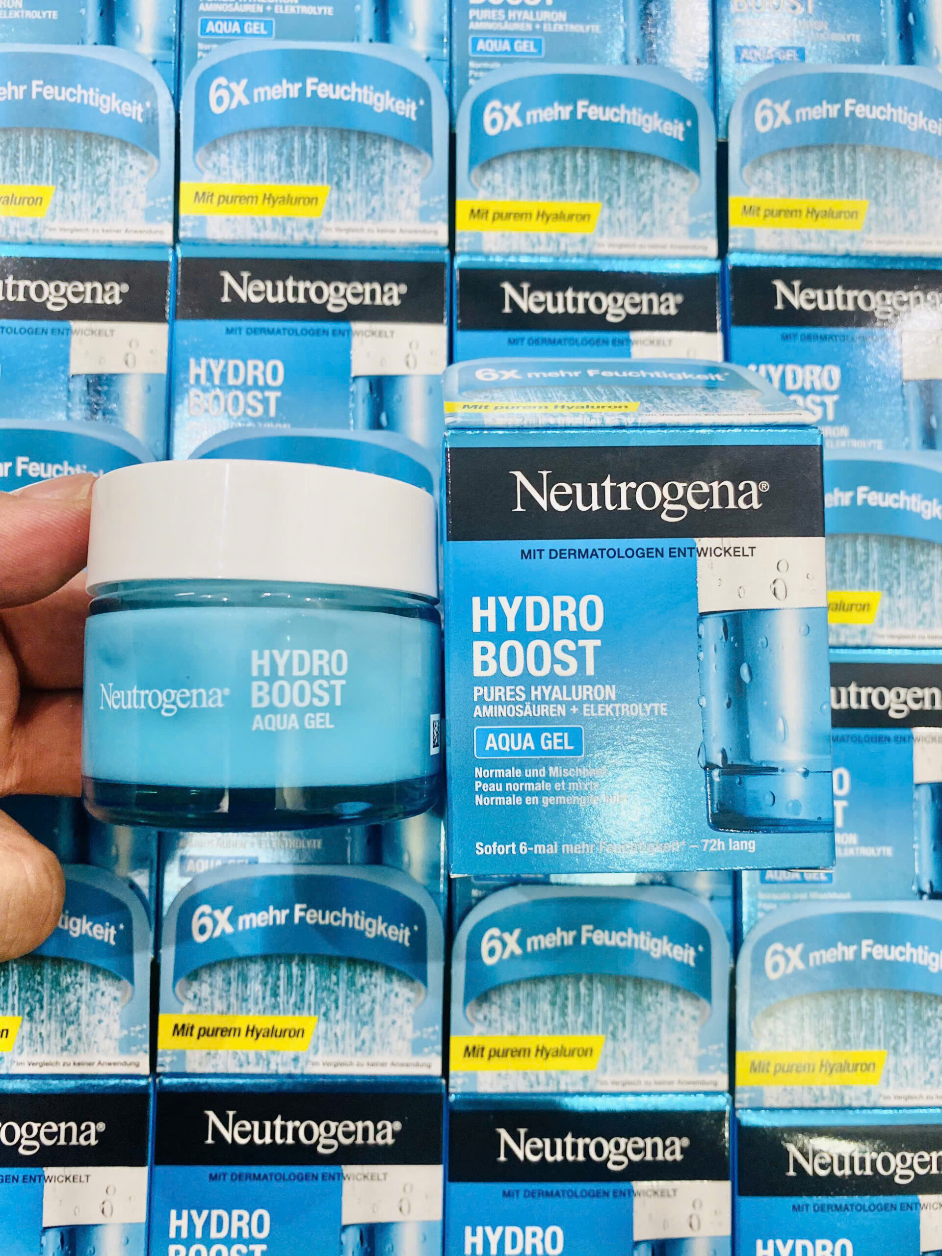 Gel dưỡng ẩm Neutrogena Hydro Boost Aqua Gel, 50 ml Gel dưỡng ẩm Neutrogena Hydro Boost Aqua Gel, 50 ml