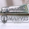 Kem đánh răng Marvis Whitening Mint làm trắng răng, 85ml