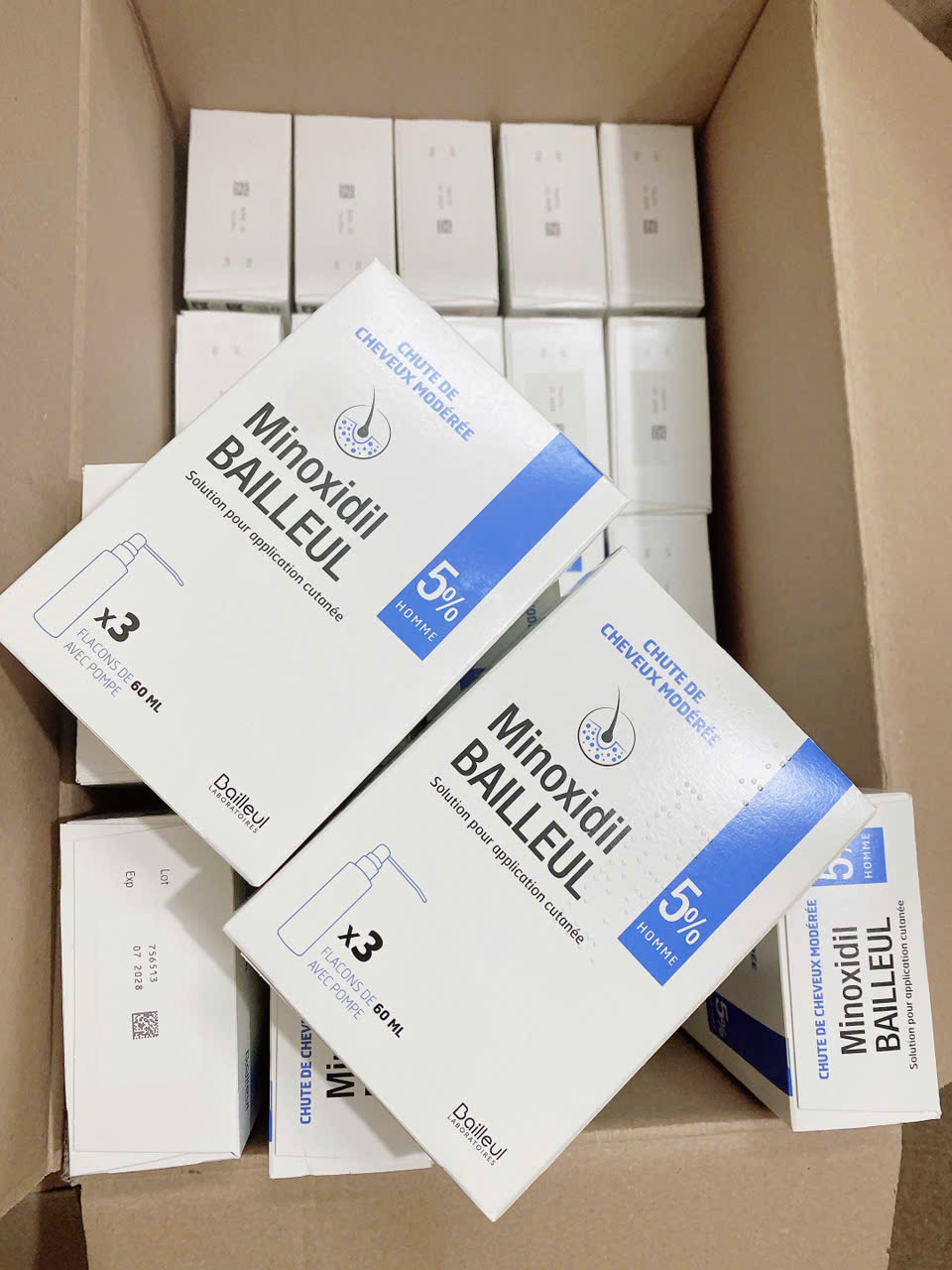 Xịt mọc tóc, chống rụng tóc Minoxidil Bailleul 5 %, 3 chai x 60ml Xịt mọc tóc, chống rụng tóc Minoxidil Bailleul 5 %, 3 chai x 60ml
