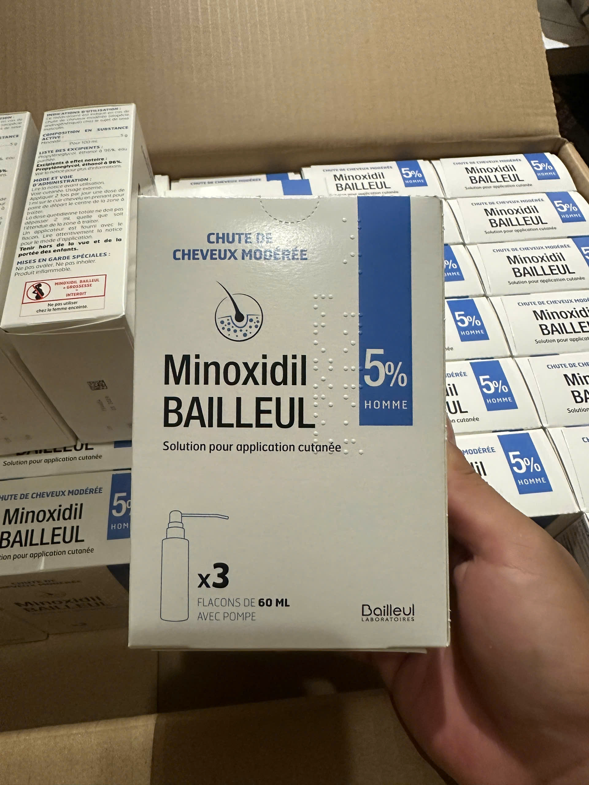 Xịt mọc tóc, chống rụng tóc Minoxidil Bailleul 5 %, 3 chai x 60ml Xịt mọc tóc, chống rụng tóc Minoxidil Bailleul 5 %, 3 chai x 60ml