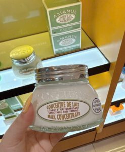 Kem dưỡng thể L'occitane Amande Milk Concentrate làm mềm và săn chắc da, 200ml