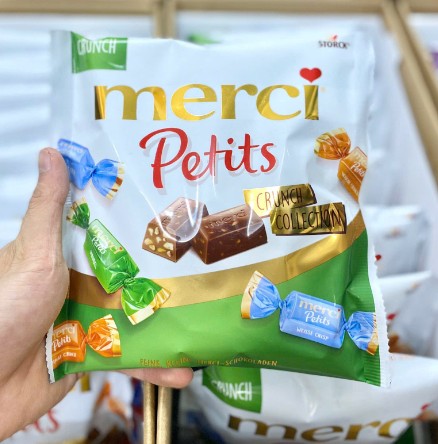 Kẹo socola Merci Petits Crunch nhân hạt giòn, 125g Kẹo socola Merci Petits Crunch nhân hạt giòn, 125g