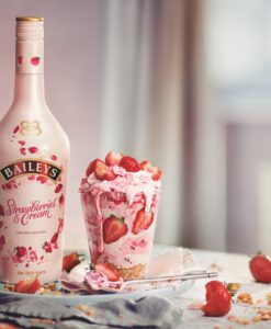 Rượu sữa Baileys Strawberries & Cream, 750ml