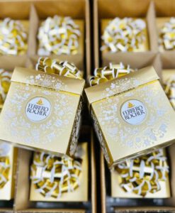 Socola Ferrero Rocher hộp vuông nơ vàng, 225g