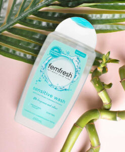 Dung dịch vệ sinh Femfresh Intimate Sensitive Wash cho da nhạy cảm, 250ml