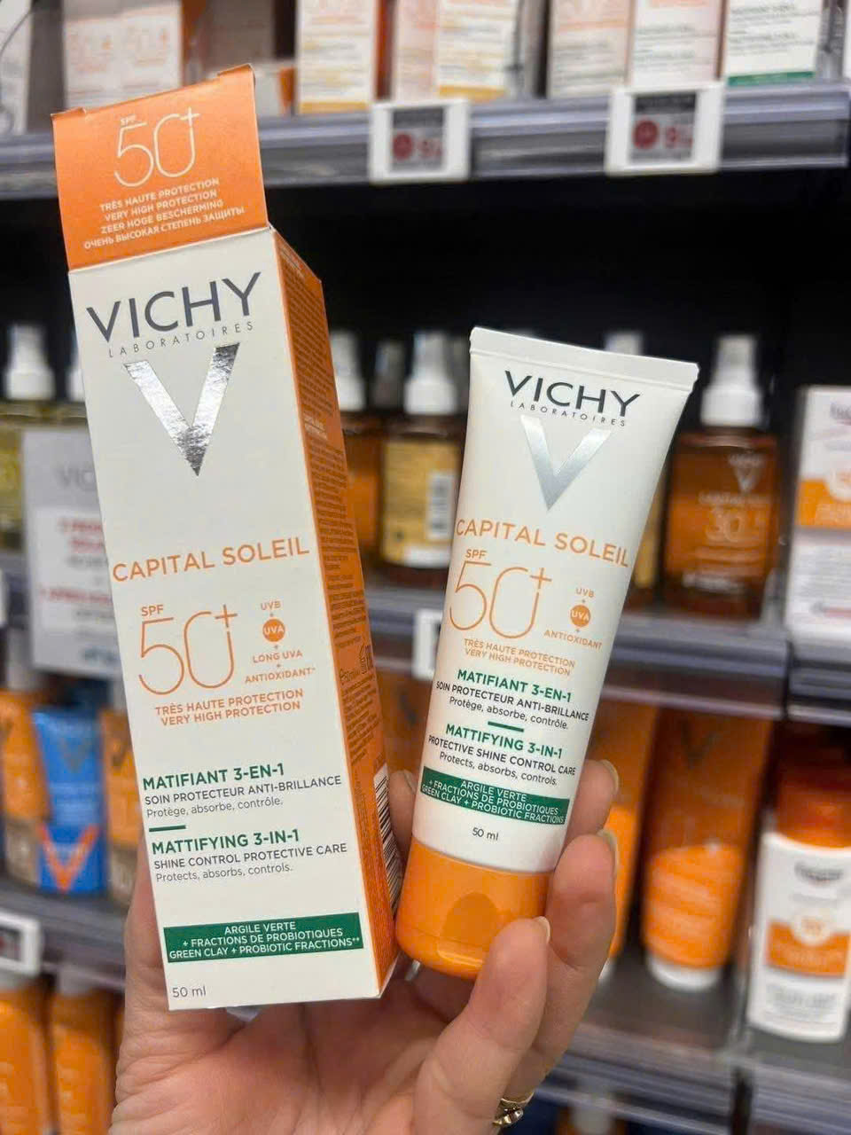 Kem chống nắng Vichy Capital Soleil Mattifying 3in1 SPF50+ cho da dầu, 50ml Kem chống nắng Vichy Capital Soleil Mattifying 3in1 SPF50+ cho da dầu, 50ml