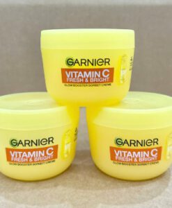 Kem dưỡng Garnier Vitamin C Glow Booster làm sáng da, mờ nám, 85ml