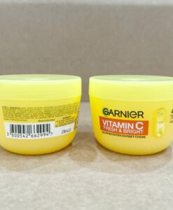 Kem dưỡng Garnier Vitamin C Glow Booster làm sáng da, mờ nám, 85ml