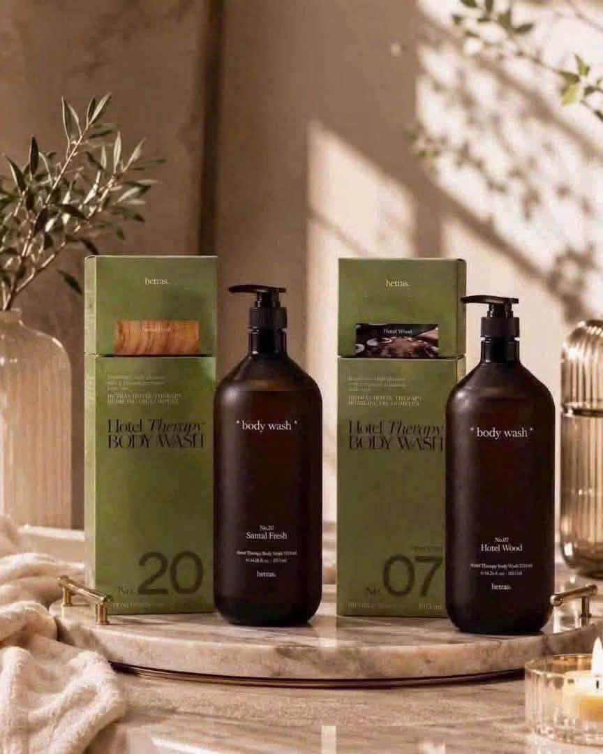 Sữa tắm nước hoa Hetras Hotel Therapy Body Wash No.20 Santal Fresh, 1013ml Sữa tắm nước hoa Hetras Hotel Therapy Body Wash No.20 Santal Fresh, 1013ml