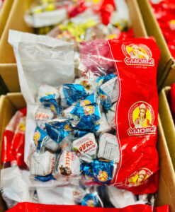 Kẹo Chudo Xanh Nga Malenkoye Socola nhân kem socola hạt phỉ, 500g
