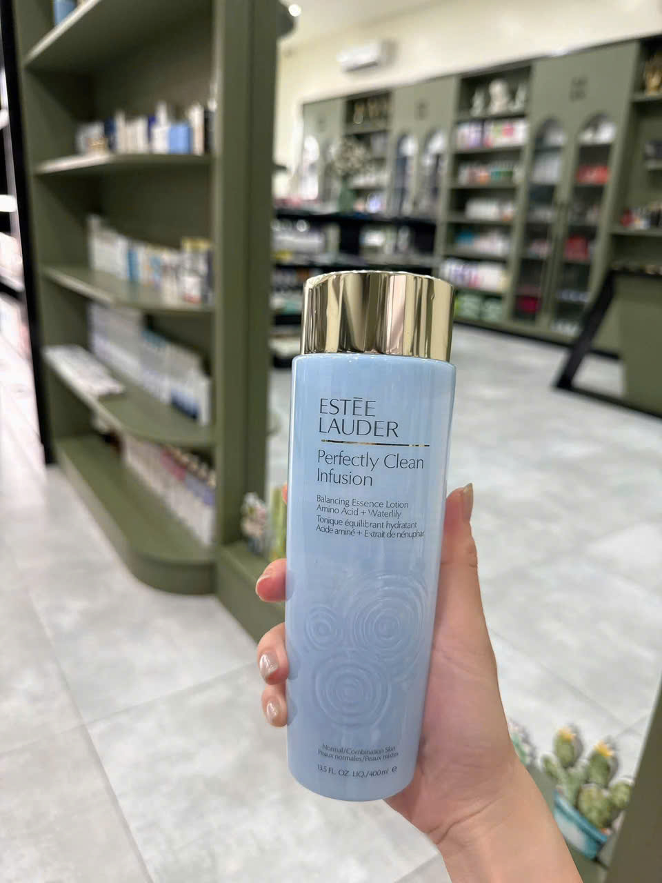 Nước hoa hồng Estee Lauder Perfectly Clean Infusion Balancing Essence Lotion cho da hỗn hợp, 400ml Nước hoa hồng Estee Lauder Perfectly Clean Infusion Balancing Essence Lotion cho da hỗn hợp, 400ml
