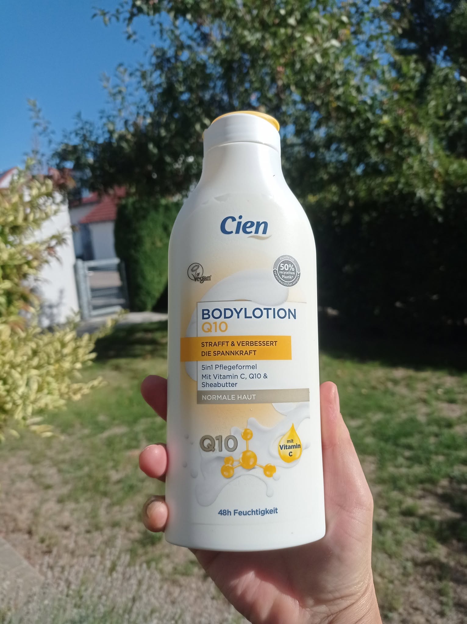Sữa dưỡng thể Cien Bodylotion Q10 chống lão hóa, giảm nếp nhăn, 400ml Sữa dưỡng thể Cien Bodylotion Q10 chống lão hóa, giảm nếp nhăn, 400ml